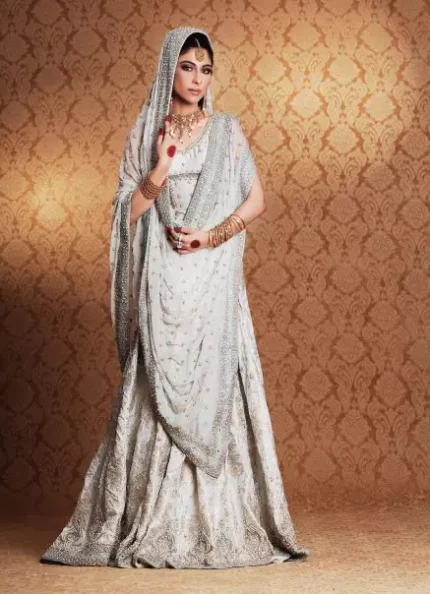 Ladies Fashion Clothes - Elegent White Bridal Dress