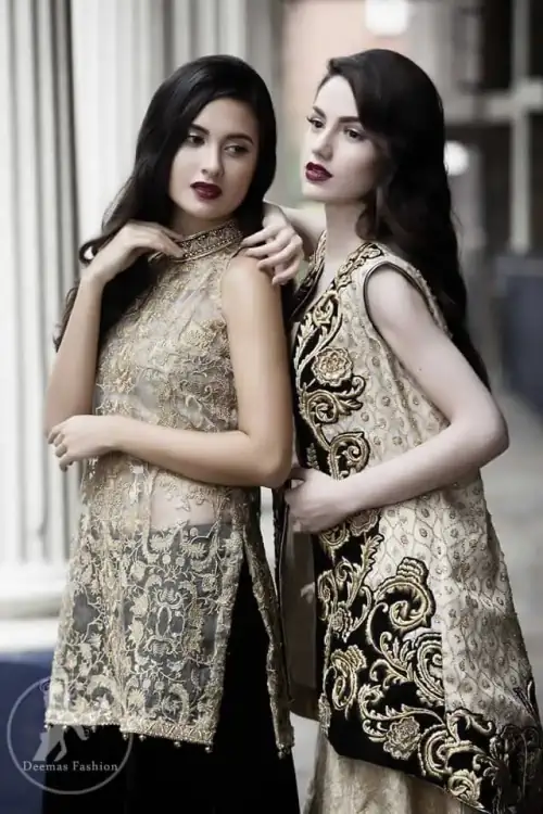 Off White n Black Embroidered Jacket – Banarsi Blouse – Lehenga