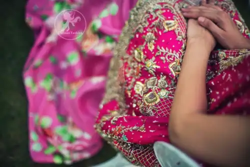 Crinkle Chiffon Short length frock features beautiful and lovely embellishments that accentuate the neckline and border on the hemline. Crinkle