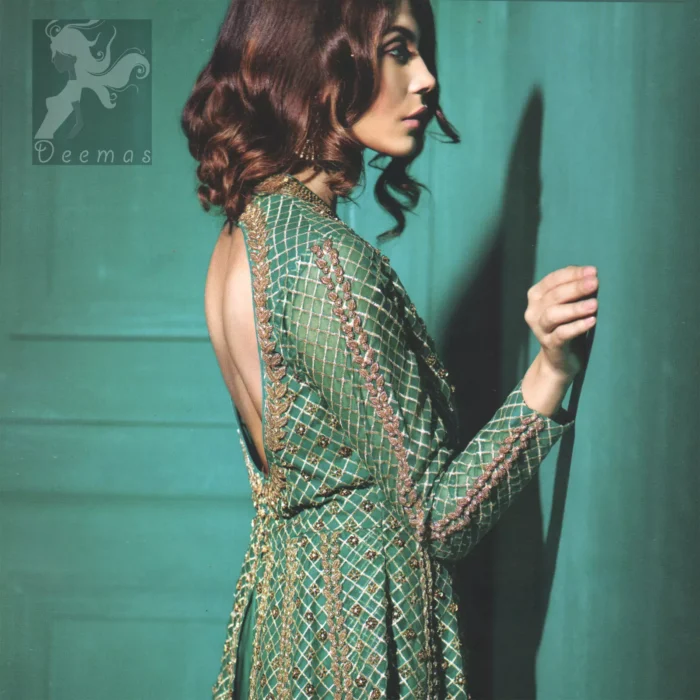 Party wear teal green peplum made with organza. Peplum having beautiful gold and antique hand embellishment. Peplum comes silky tulip and net dupatta.
