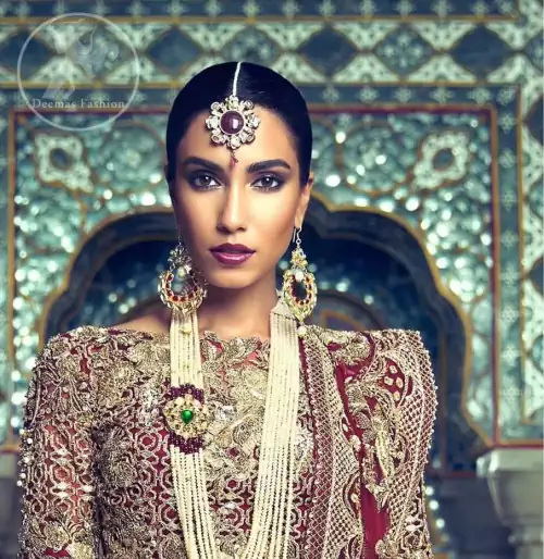 This outfit is meticulously highlighted with antique shaded kora dabka, tilla, sequins and swarovski. This dress is beautifully sculptured with