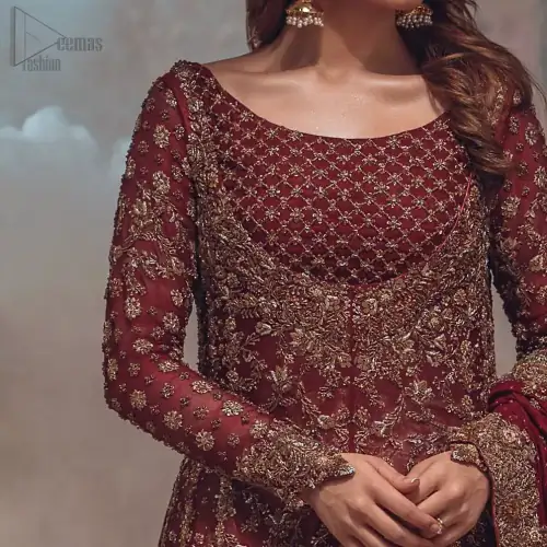 This wedding season, create a blissful aura with the treasure of love and elegance. An artistic vision of classic style