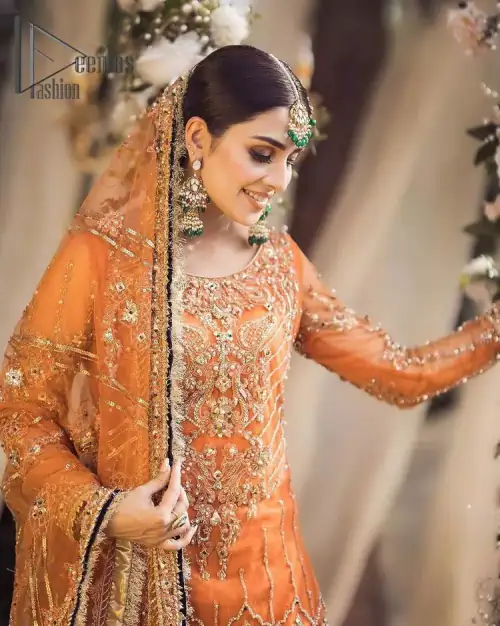 Time to treat yourself with an orange article of Deemas Fashion. This orange heartiest mealtime article will twirl your heart. 