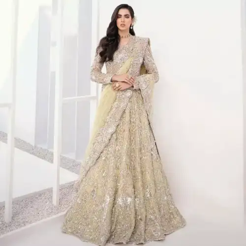 A dream come true for girls who love to play with their looks in a fashionable look. We don't even