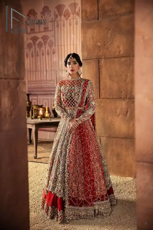 There are days in life when you fall in love with red love tone. As every bride wants red for