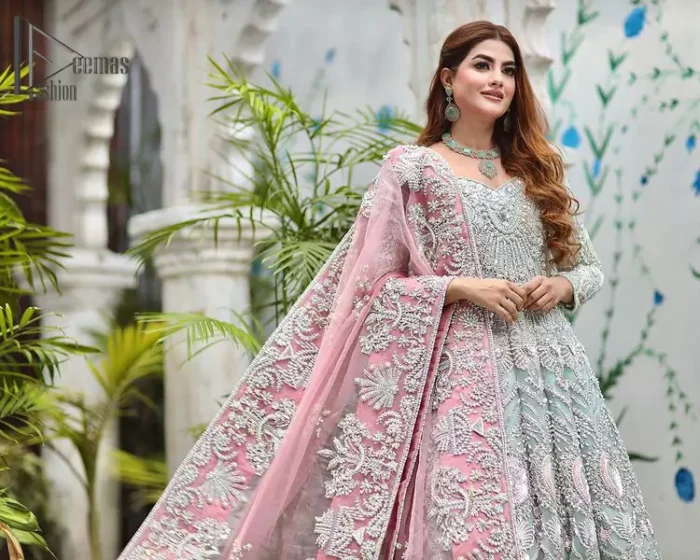 Need a quick fantastic pick for you Walima? So you're in the right place. DeemasFashion presents mint green heavy maxi that is delightfully ornamented with silver embroidery that includes kora, dabka, pearl and crystal work just to give you a lovely and pleasing look. In addition to this, the sweetheart neckline of the maxi is super stunning when comes to the combination of attractive full sleeves. It is coordinated with a pink dupatta that is embellished with four-sided beautiful embroidery just to steal your special one's heart on your walima day.