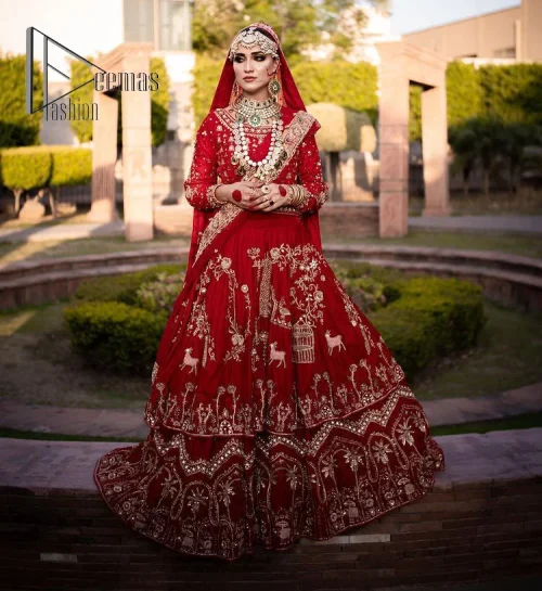 Take off that shyness and wear some deep red reception dress. DeemasFashion presents a very unique reception dress in deep