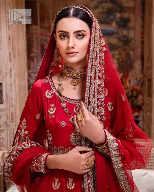 The traditional style is the new thing in the market. The stunning pishwas in the deep red shade is an