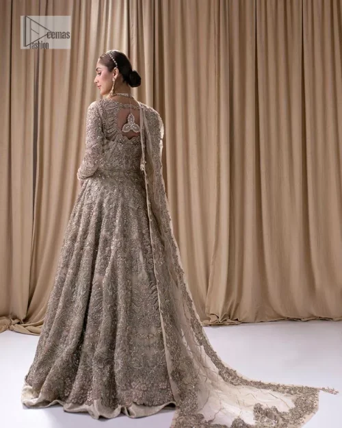 Make a statement with a light fawn article on your nikah day! DeemasFashion presents the light fawn heavy maxi which