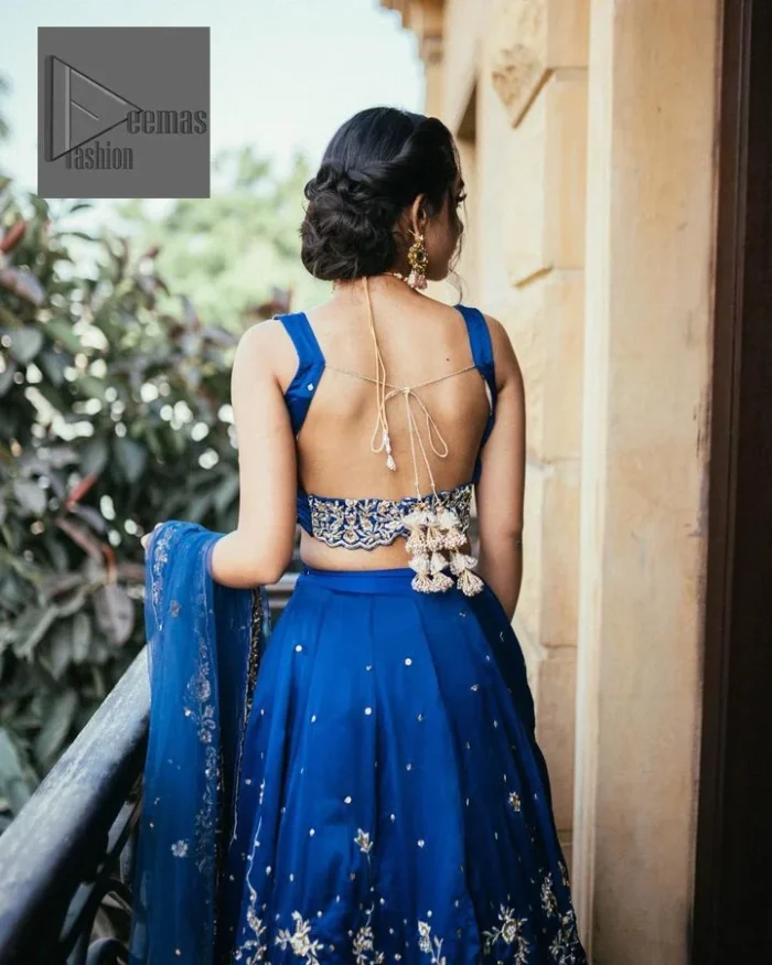 Highlight your entire look and add a touch of sophistication with delicate details. This Party outfit from DeemasFashion is a stunning masterpiece that captures everyone's heart with its charm and elegance upon very first glance. The sleeveless style adds a touch of allure to this already captivating outfit.