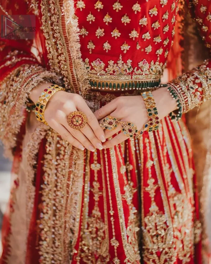 A fusion of modern and classic elements of fashion lehenga make this epitome of beauty