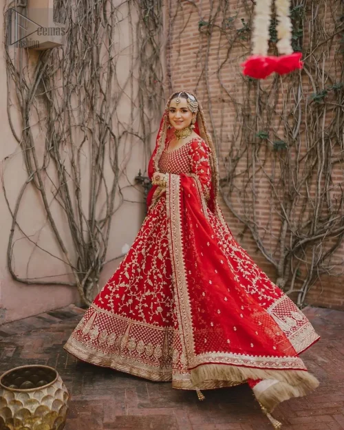 A fusion of modern and classic elements of the beautiful floral jaal lehenga offers a truly distinctive look, making you