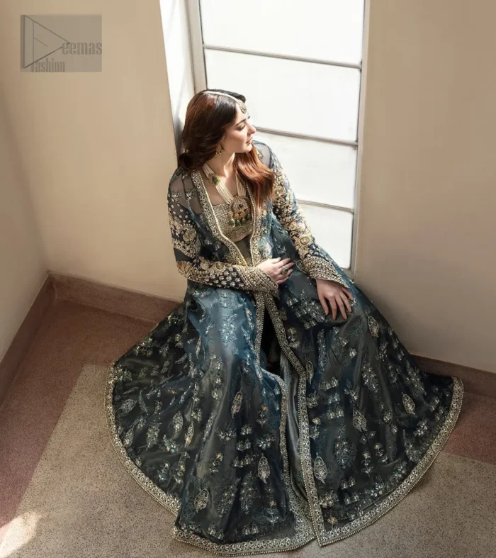 Designed for the modern bridesmaid, its inner blouse redefines tradition with its contemporary twist, making it the perfect choice for those seeking something truly distinctive.