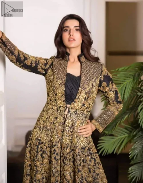 Command attention in the Black Front Open Heavy Maxi Inner Blouse, where timeless sophistication meets bold drama.