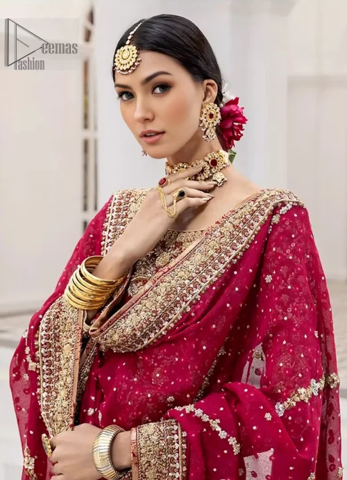 Redefine your aura with the ethereal attire that makes the crowd stare in awe.