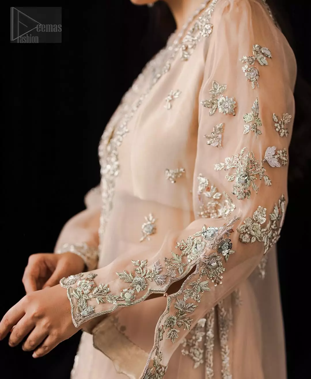 Its side open cuts add a subtle modern edge to the timeless nikah aesthetic.