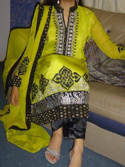 Pakistani Fashion Casual Dress 2011 - Green & Balck Designer Wear